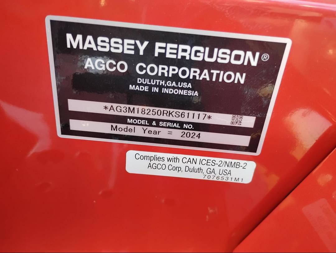 Image of Massey Ferguson 1825E Image 1