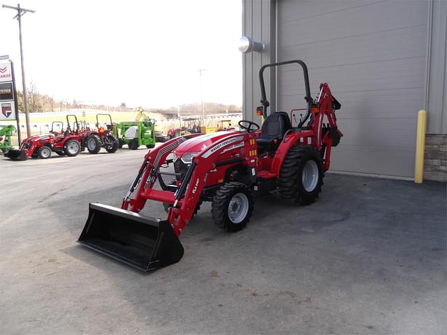 Image of Massey Ferguson 1825E equipment image 2