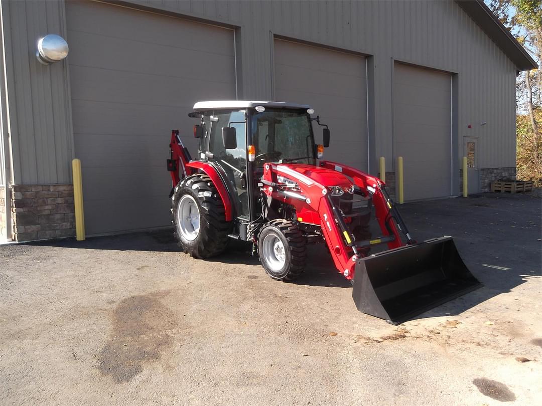 Image of Massey Ferguson 1835M Primary image