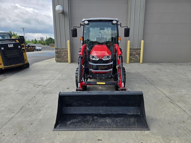 Image of Massey Ferguson 1835M equipment image 3