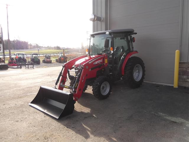 Image of Massey Ferguson 1835M equipment image 2