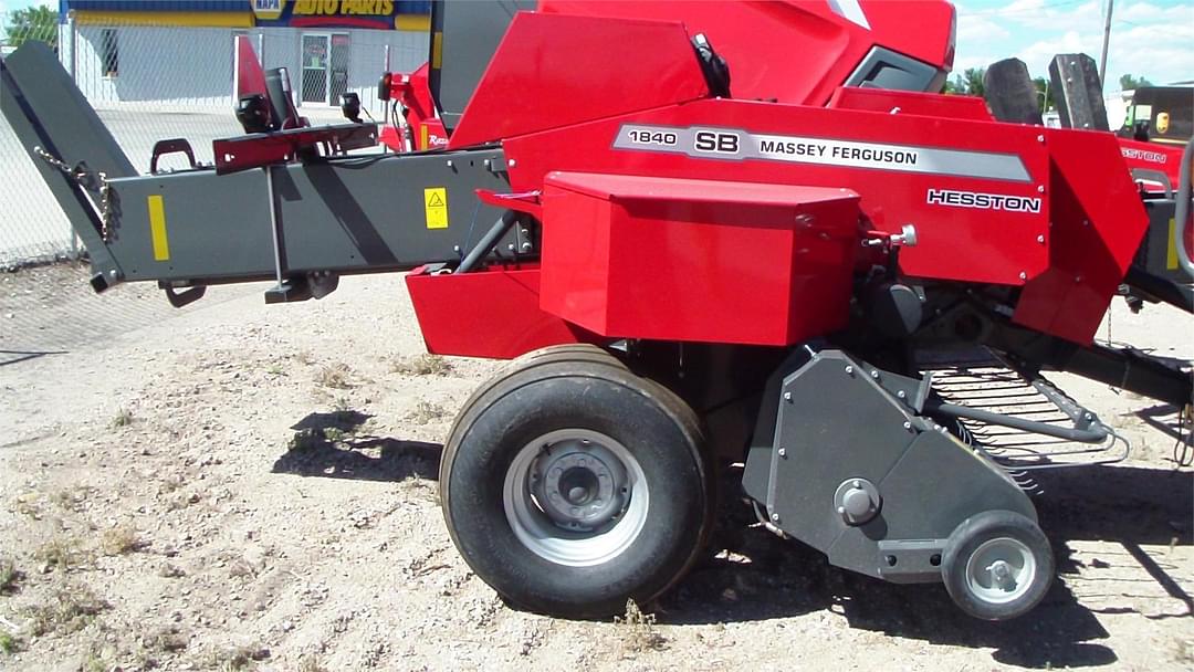 Image of Massey Ferguson 1840 Image 1