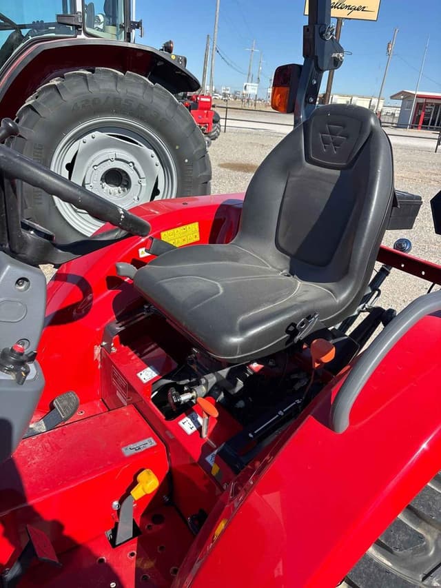 Image of Massey Ferguson 1840E equipment image 2