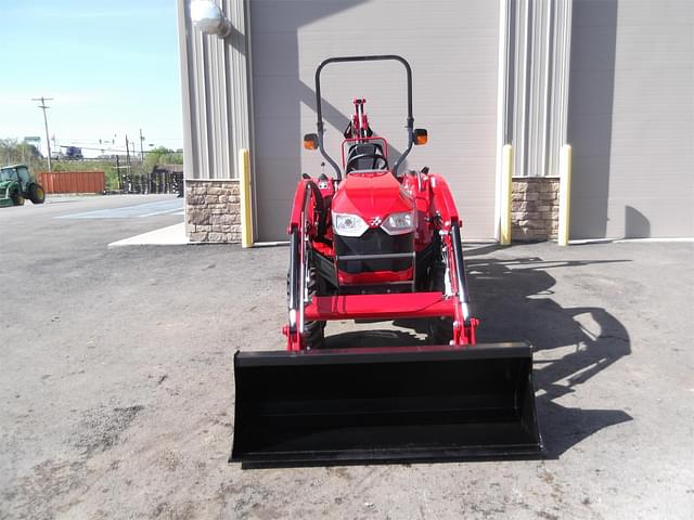 Image of Massey Ferguson 1840E equipment image 3