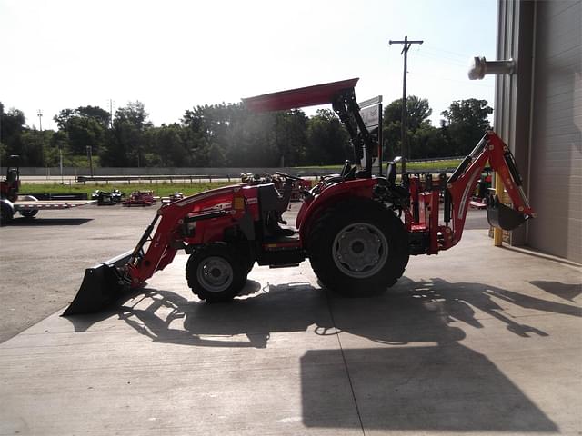 Image of Massey Ferguson 1840M equipment image 1