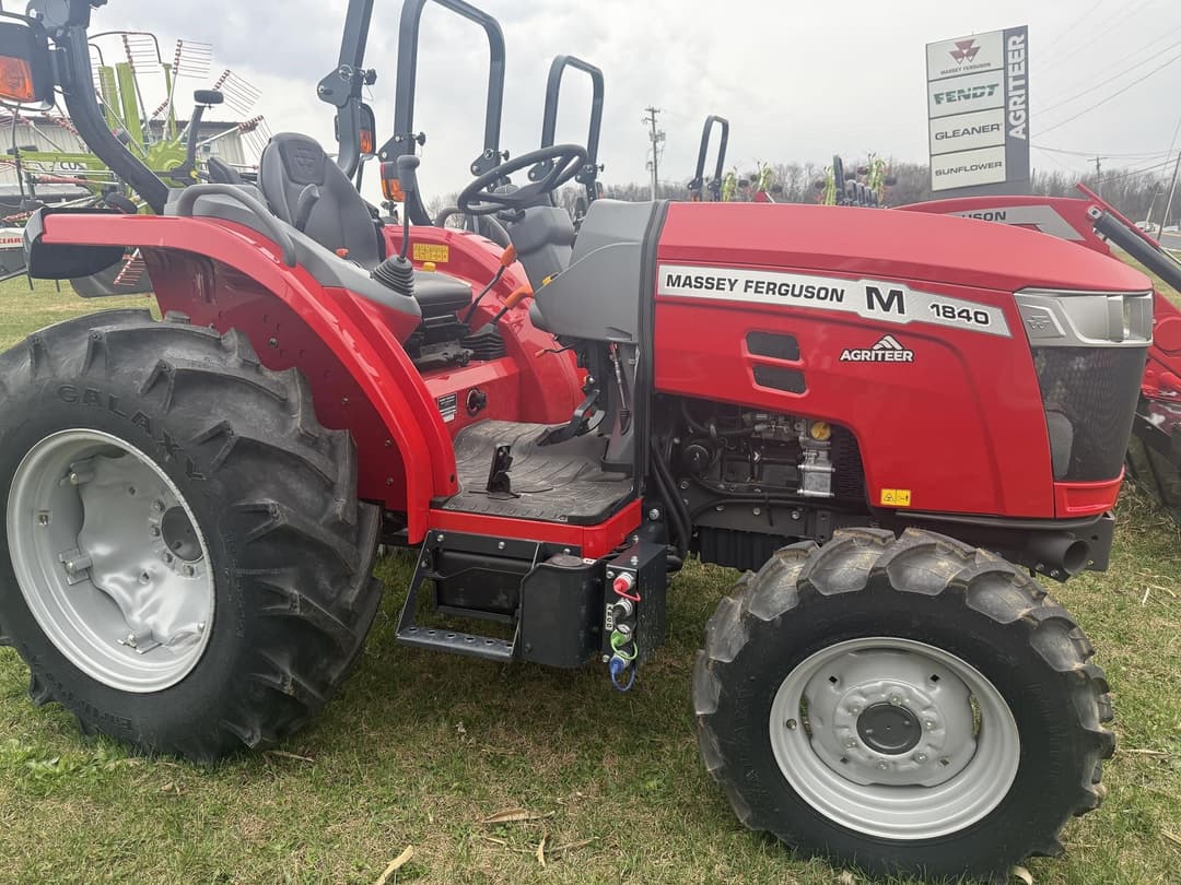 Image of Massey Ferguson 1840M Image 1