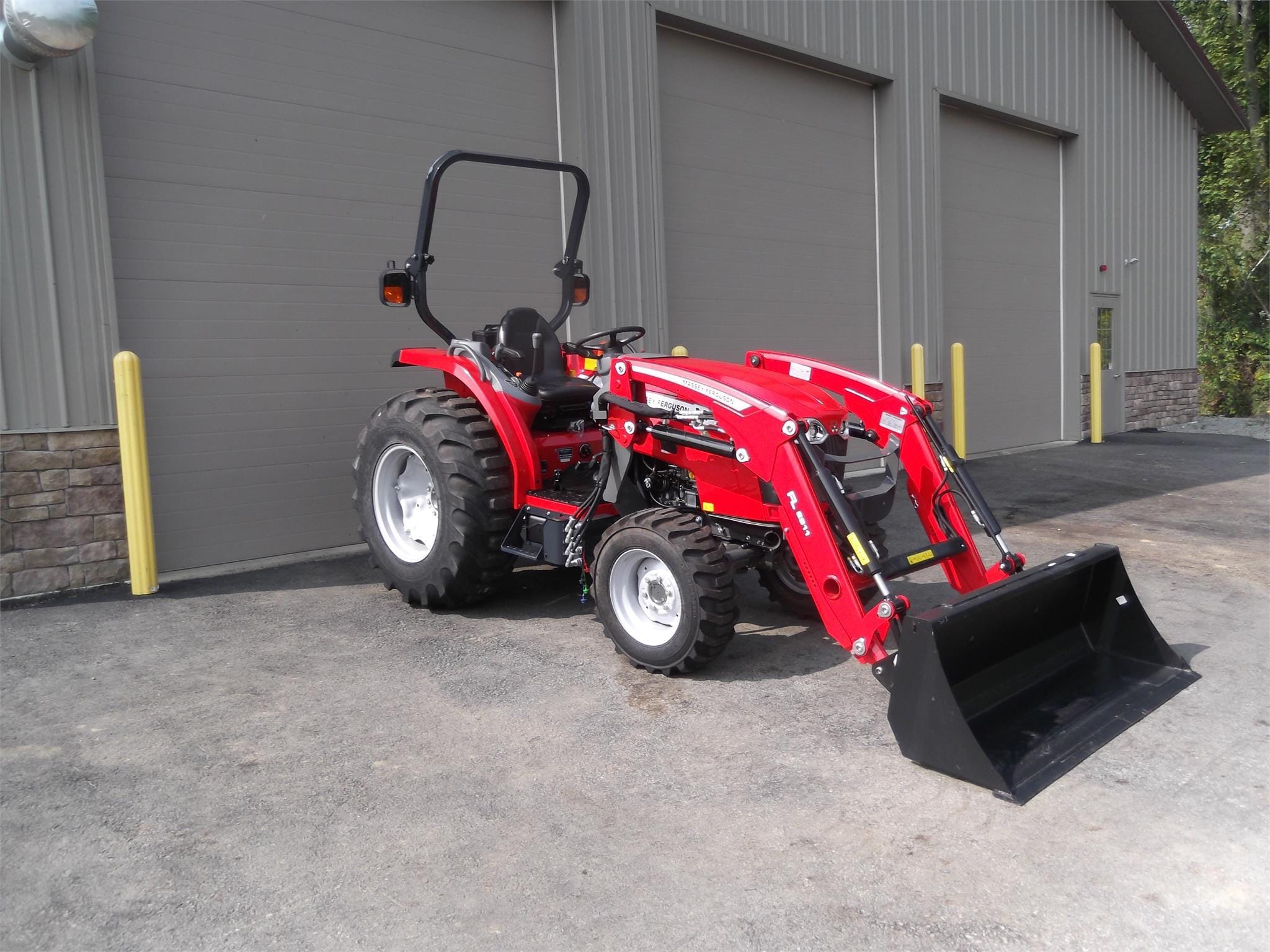 2024 Massey Ferguson 1840M Equipment Image0
