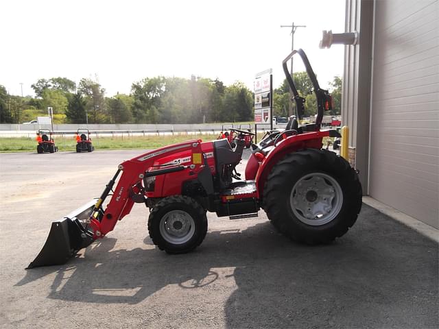 Image of Massey Ferguson 1840M equipment image 1