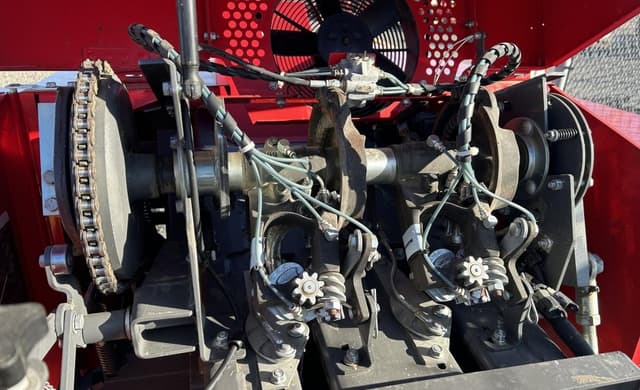 Image of Massey Ferguson 1842 equipment image 3