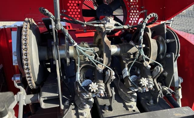 Image of Massey Ferguson 1842 equipment image 3