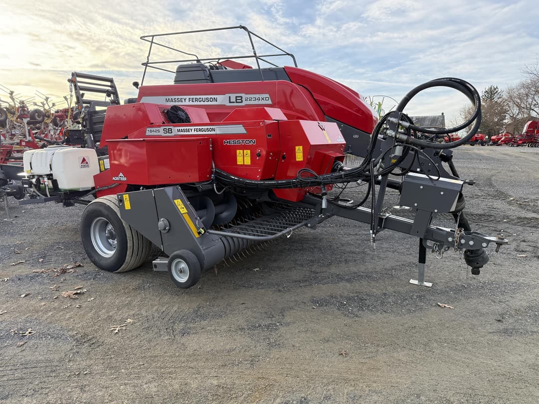 Image of Massey Ferguson 1842S Image 0