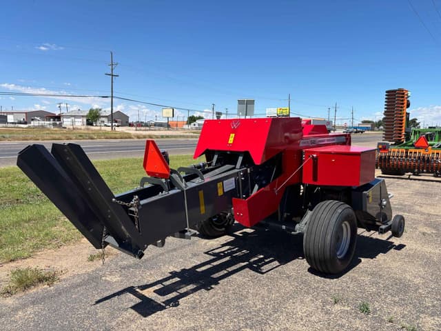 Image of Massey Ferguson 1842S equipment image 2