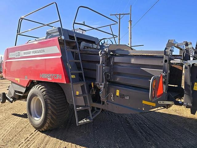 Image of Massey Ferguson LB2234XD equipment image 3