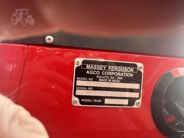 Image of Massey Ferguson 2605H equipment image 1