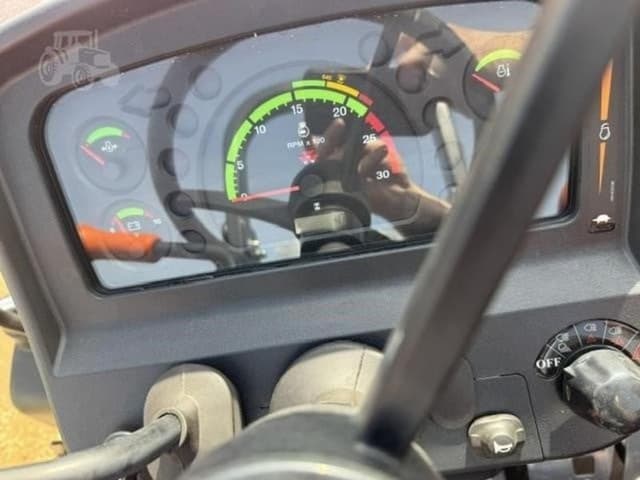 Image of Massey Ferguson 2605H equipment image 2