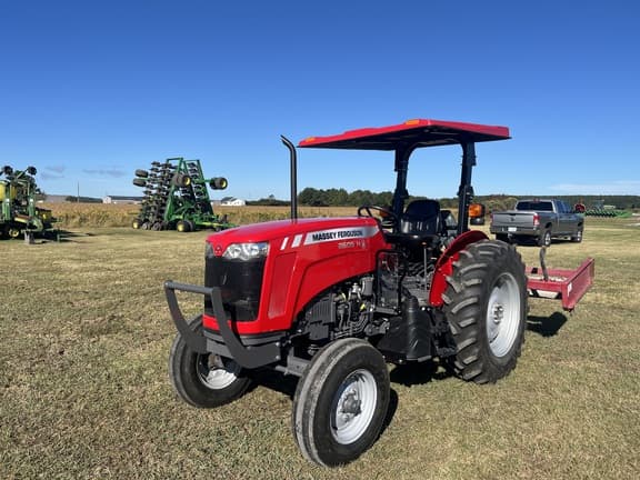 Image of Massey Ferguson 2605H equipment image 2