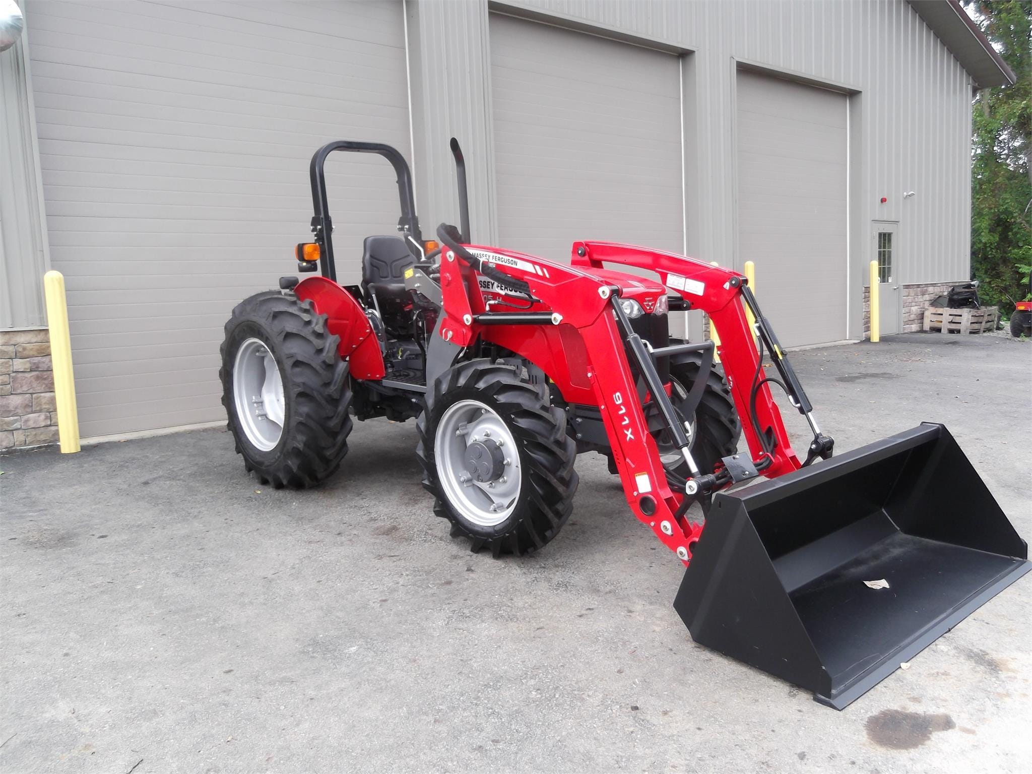 2024 Massey Ferguson 2605H Equipment Image0
