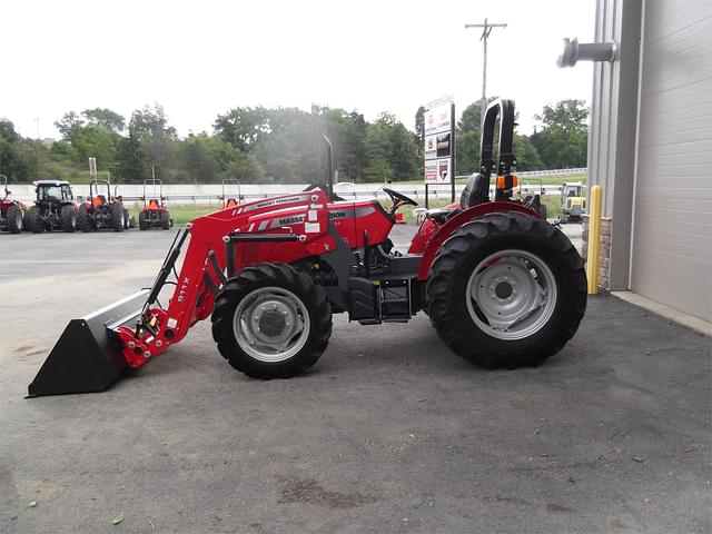 Image of Massey Ferguson 2605H equipment image 1