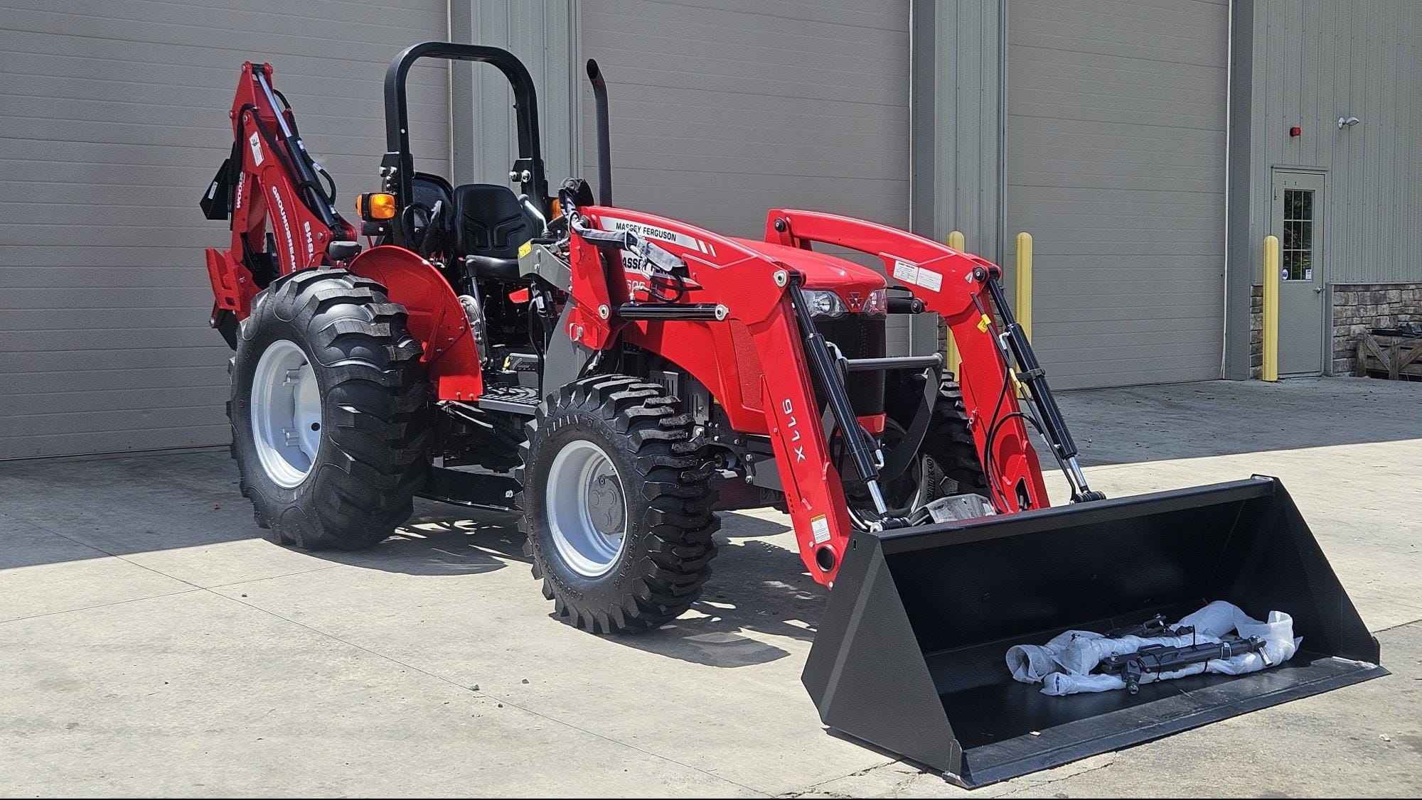 2024 Massey Ferguson 2606H Equipment Image0