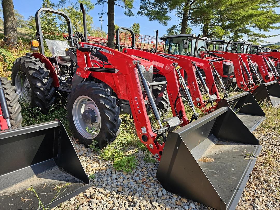 Image of Massey Ferguson 2606H Image 0