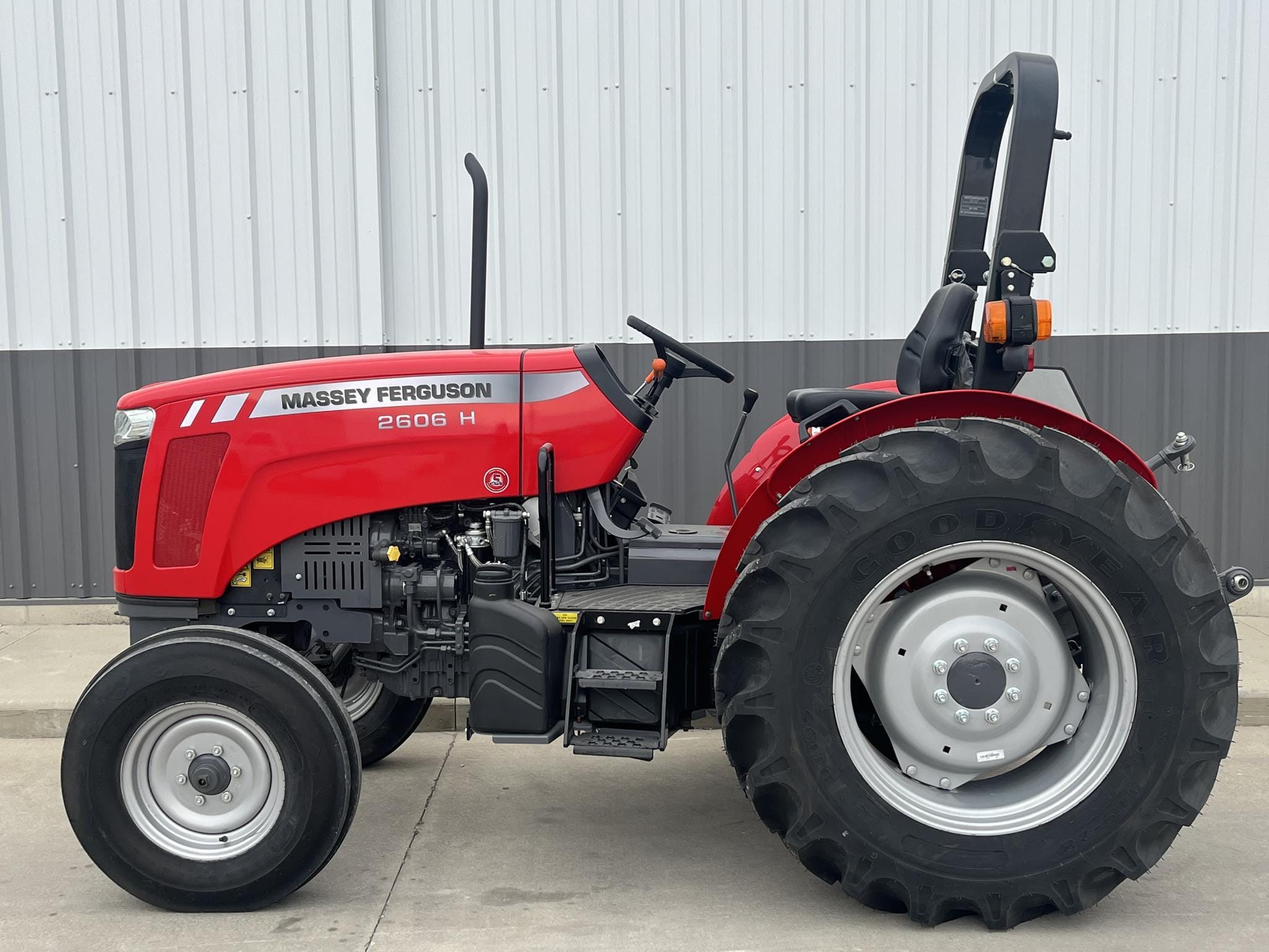 Main image Massey Ferguson 2606H