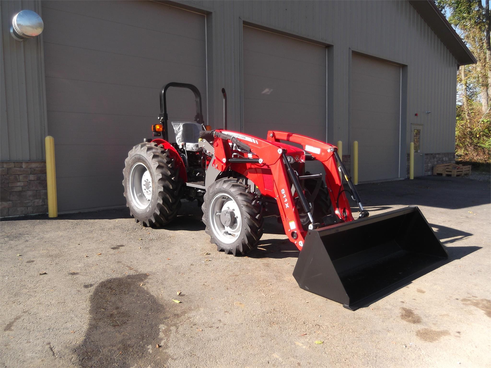 2024 Massey Ferguson 2607H Equipment Image0