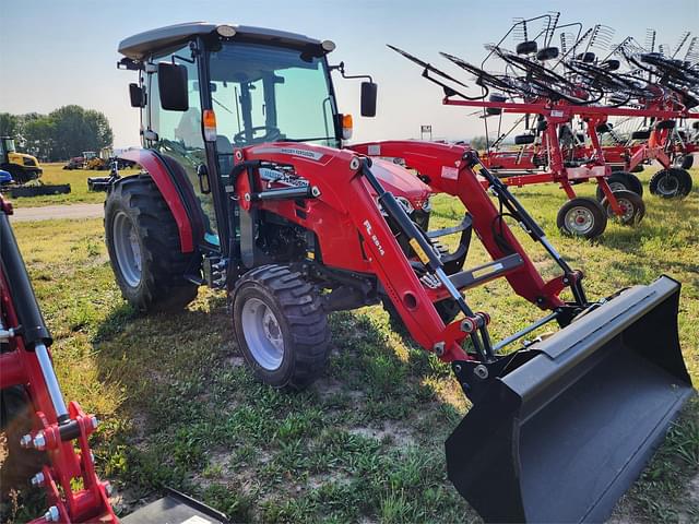 Image of Massey Ferguson 2850M equipment image 2