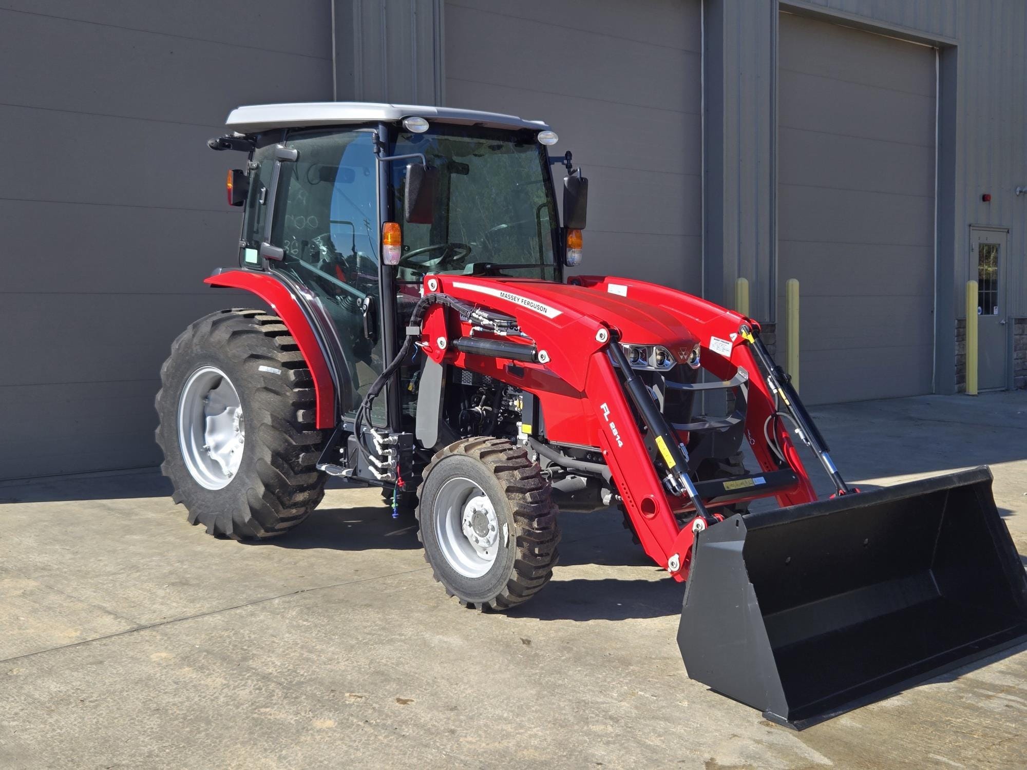 2024 Massey Ferguson 2855M Equipment Image0