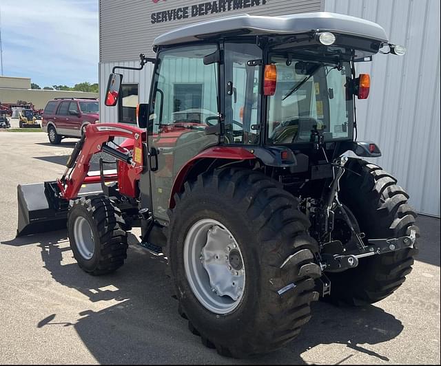 Image of Massey Ferguson 2860M equipment image 2