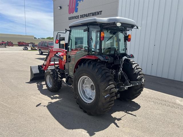 Image of Massey Ferguson 2860M equipment image 2