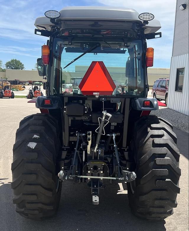 Image of Massey Ferguson 2860M equipment image 3