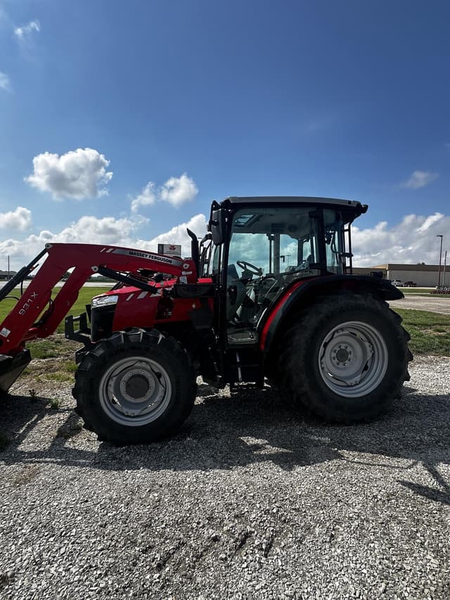 Image of Massey Ferguson 4707 equipment image 4