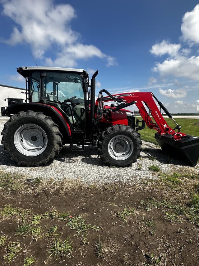 Image of Massey Ferguson 4707 equipment image 2