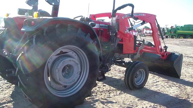 Image of Massey Ferguson 4707 equipment image 2