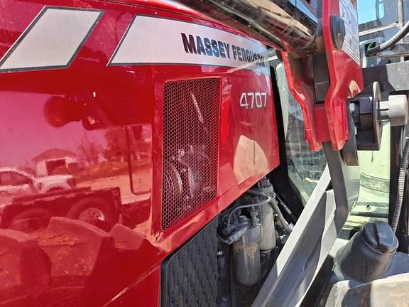 Image of Massey Ferguson 4707 equipment image 3