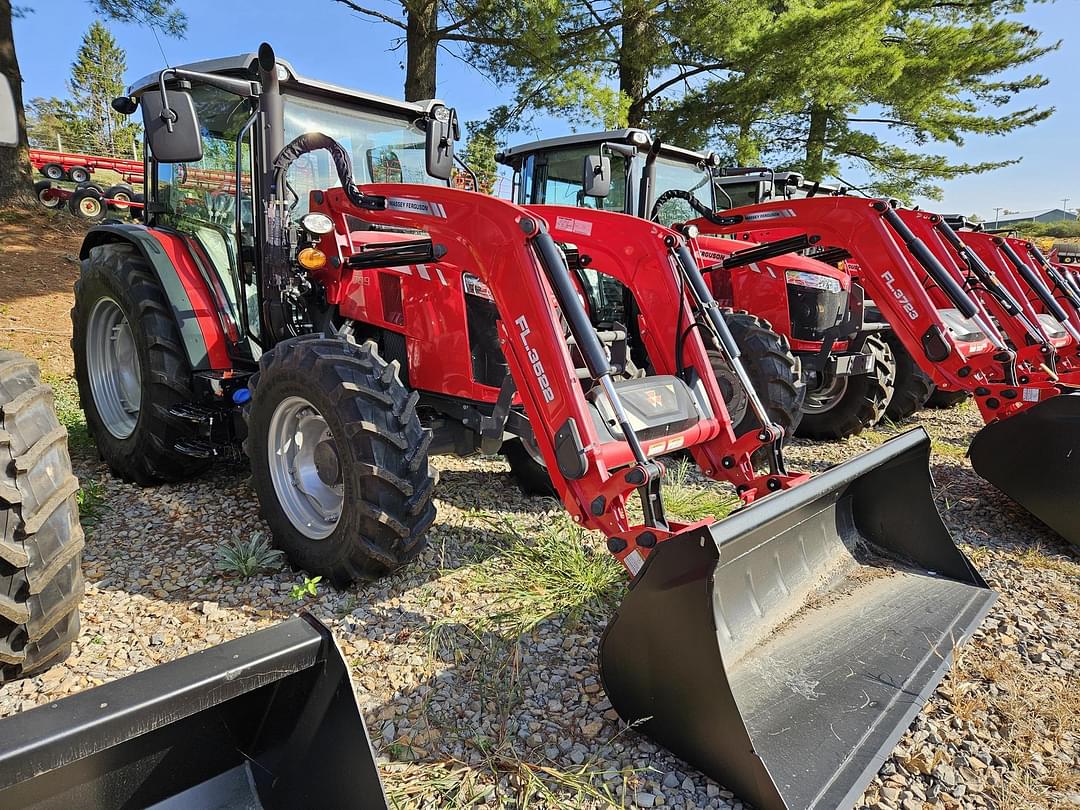 Image of Massey Ferguson 4709 Image 0