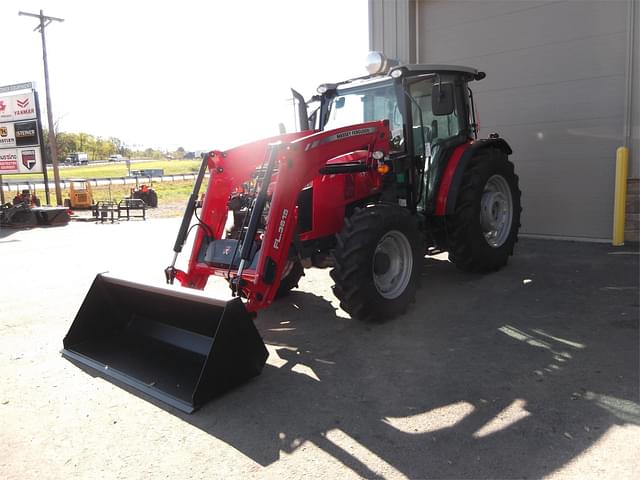 Image of Massey Ferguson 4710 equipment image 2