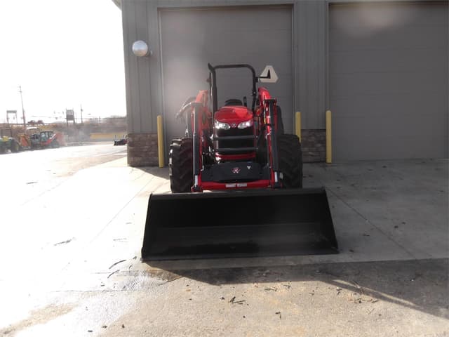 Image of Massey Ferguson 4710 equipment image 3