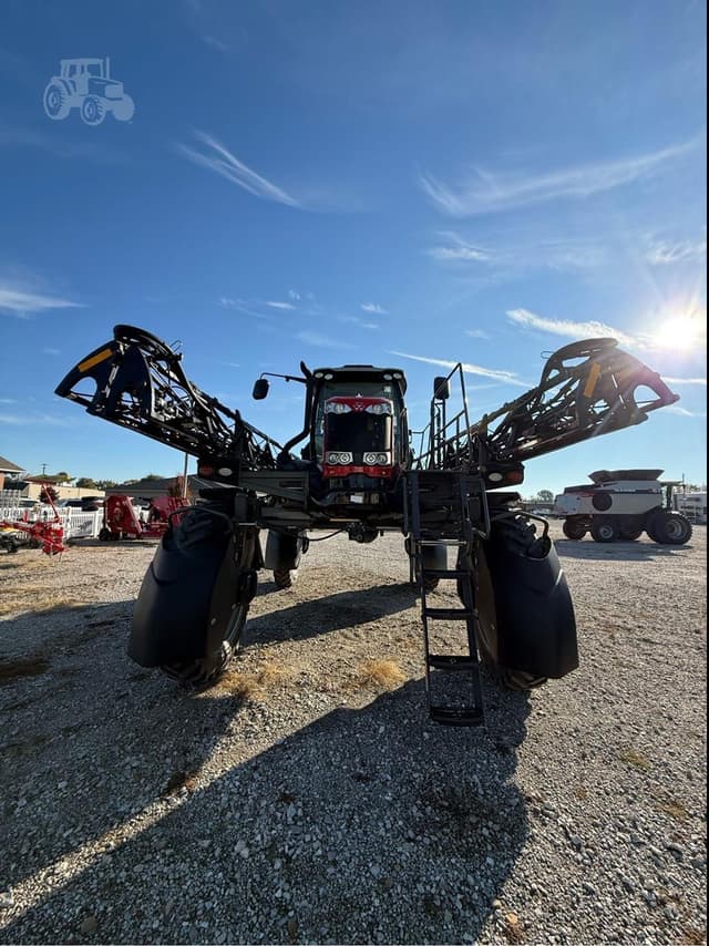 Image of Massey Ferguson 530R equipment image 2