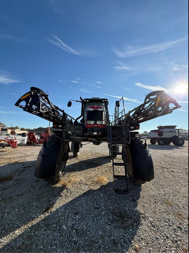 Image of Massey Ferguson 530R equipment image 2