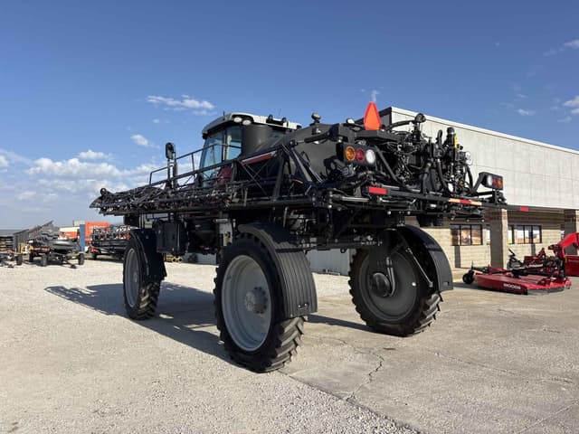 Image of Massey Ferguson 530R equipment image 3