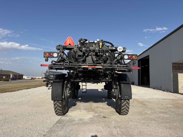 Image of Massey Ferguson 530R equipment image 2