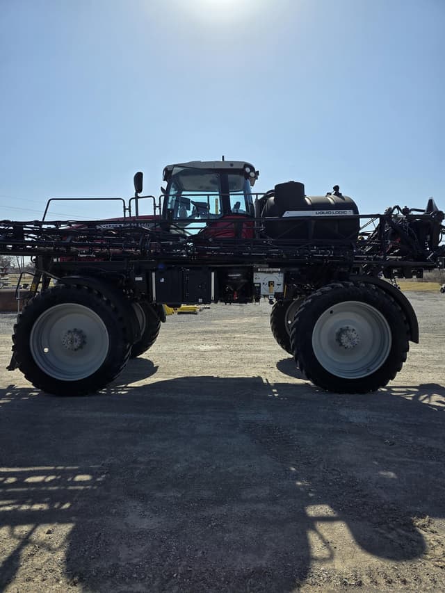 Image of Massey Ferguson 530R equipment image 4