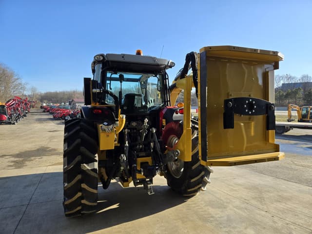 Image of Massey Ferguson 5711 equipment image 3
