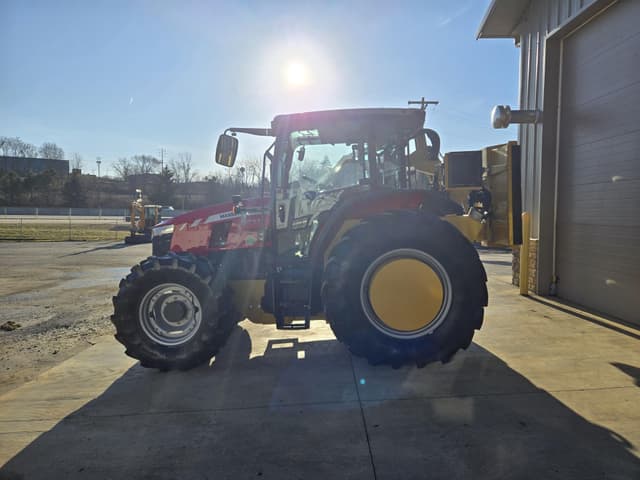Image of Massey Ferguson 5711 equipment image 1