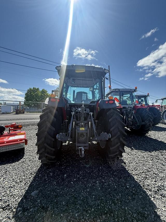 Image of Massey Ferguson 5711 equipment image 1