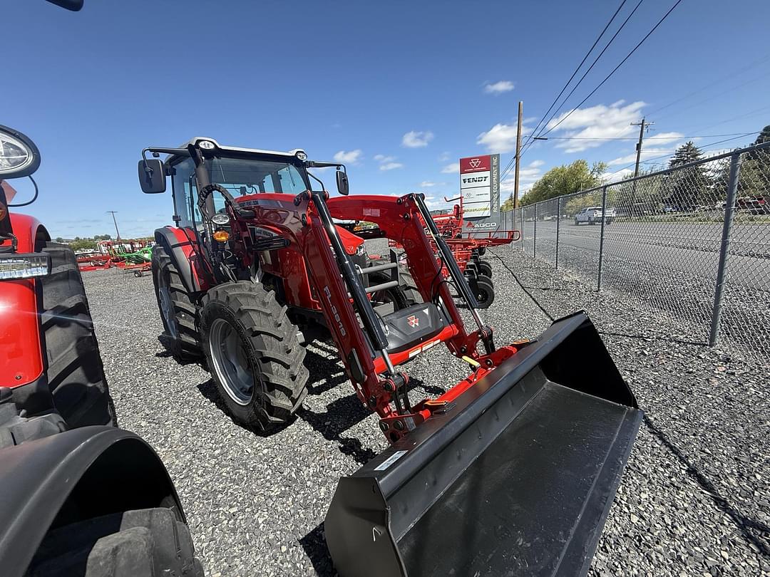 Image of Massey Ferguson 5711 Primary image
