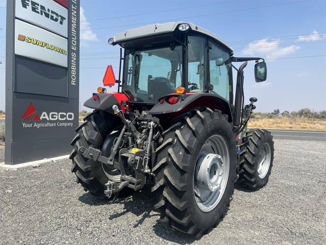 Image of Massey Ferguson 5711 equipment image 1