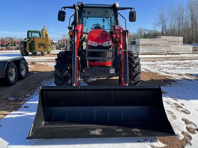 Image of Massey Ferguson 5711 equipment image 4