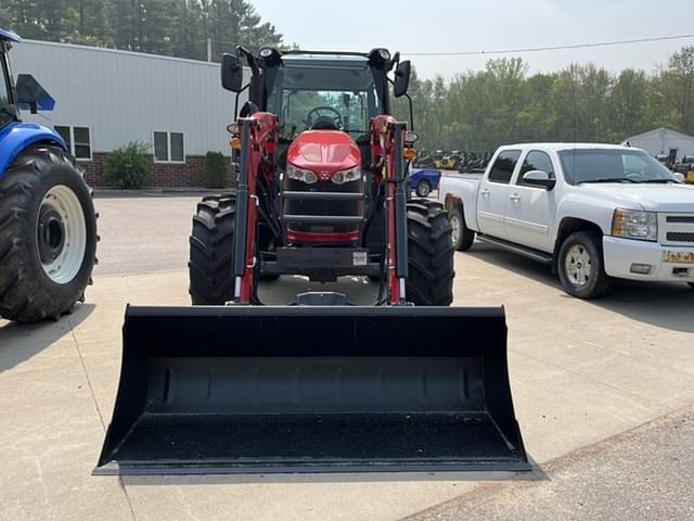 Image of Massey Ferguson 5711 equipment image 4